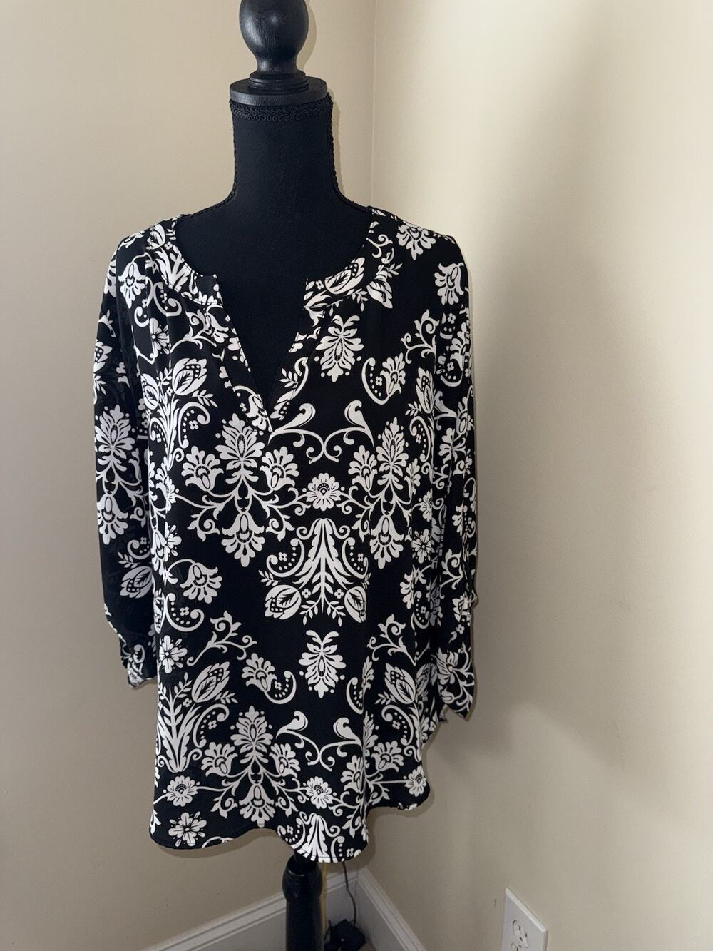 Cato Top Womens XLP Black White Floral 3/4 Sleeves Sheer Lightweight Shirt Tunic